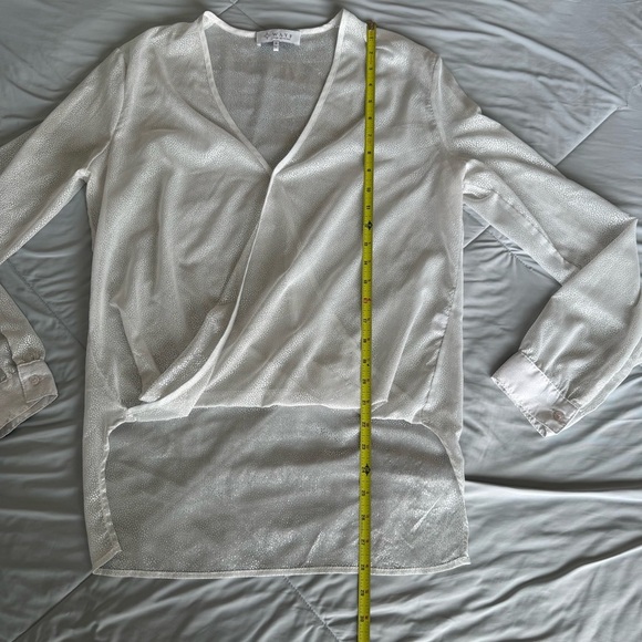 Wayf Shimmering Speckled White V-Neck Blouse Mesh See through - Picture 4 of 9